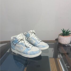 Nike Cloud Sneakers in Light Blue